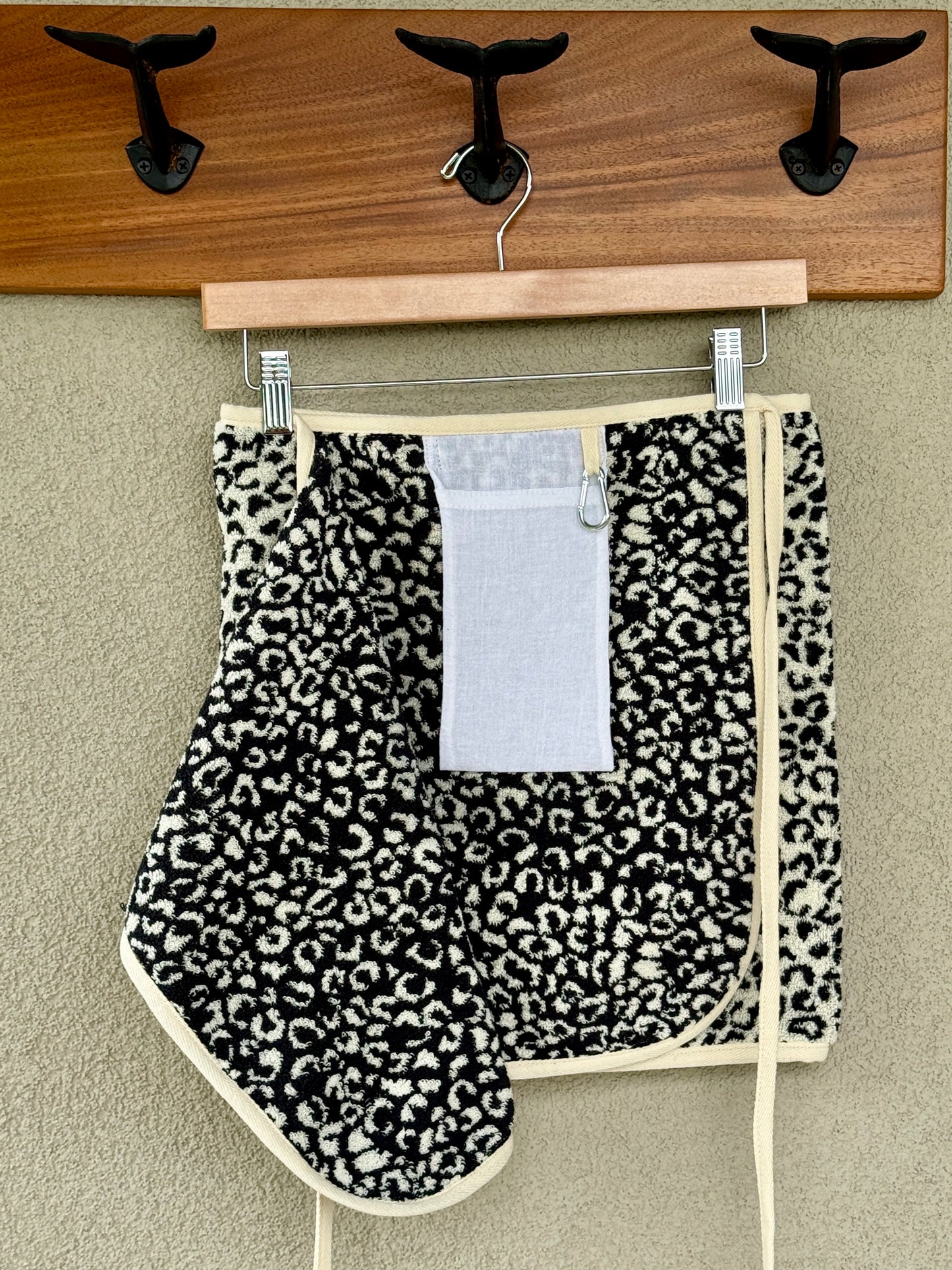 022 Black & Cream Leopard (S)