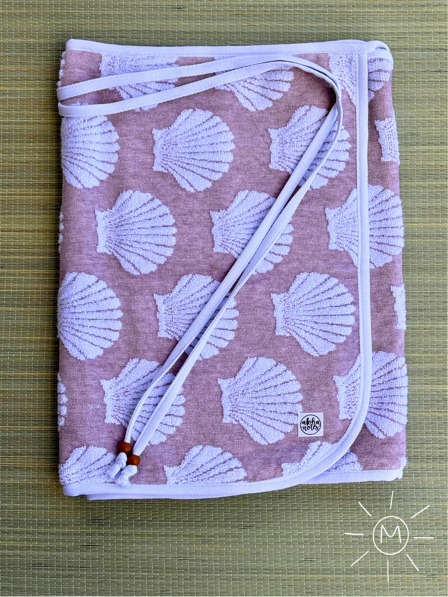050 Tan with White Shells (M)