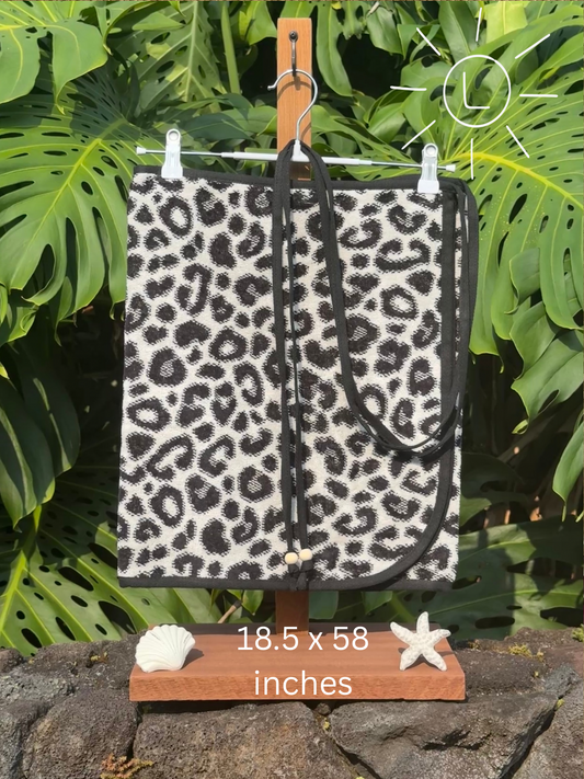 118 Black and Cream Leopard (Large)